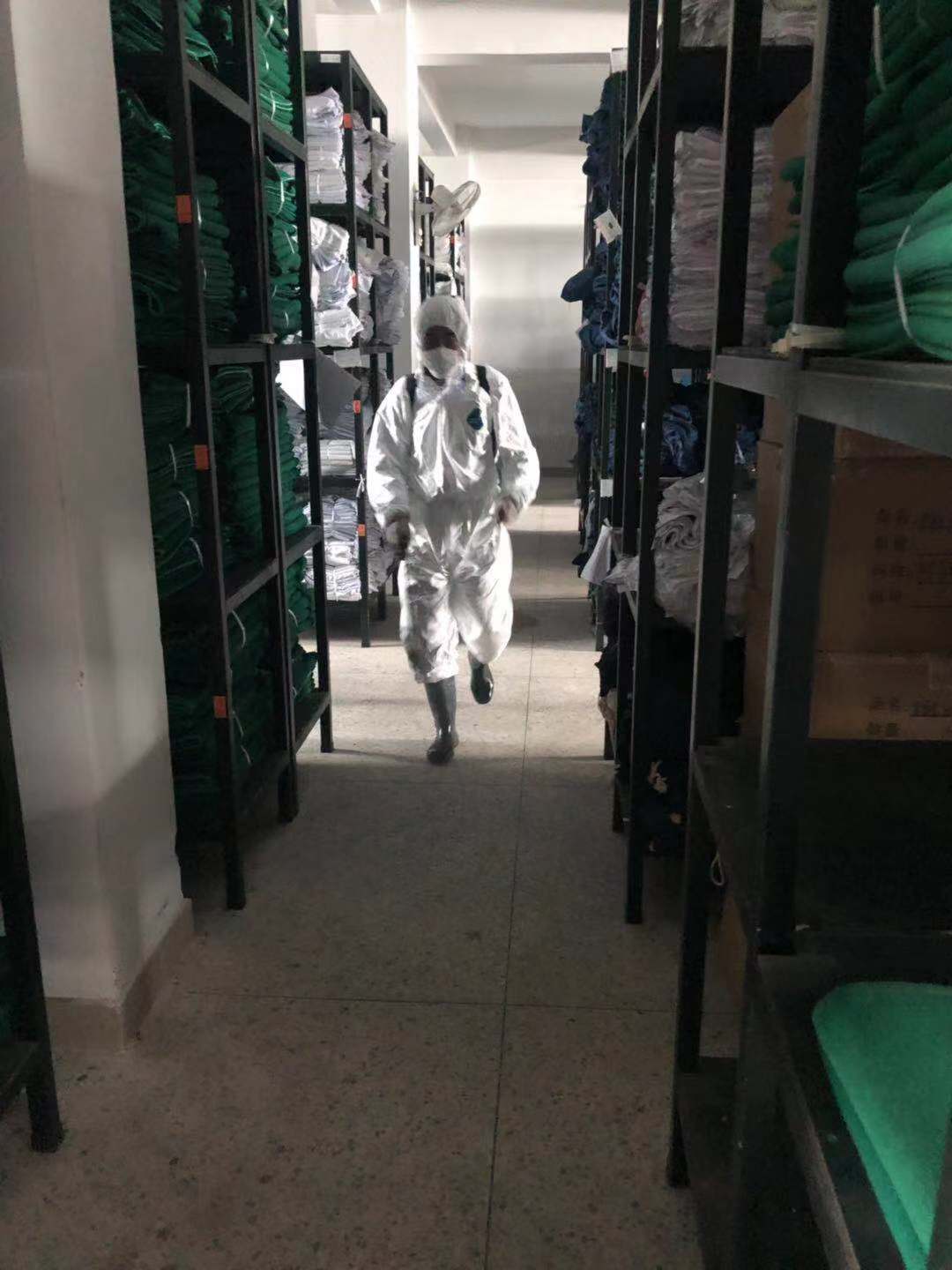 大指公司全力參與新冠肺炎疫情防控,為廣大旅客的健康安全出行保駕護航。(圖2) 20200206常平庫消毒作業(yè).jpg